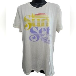 Life is Good shirt Large Casual Cream Color Graphic Sunrise  T-Shirt Crew Neck